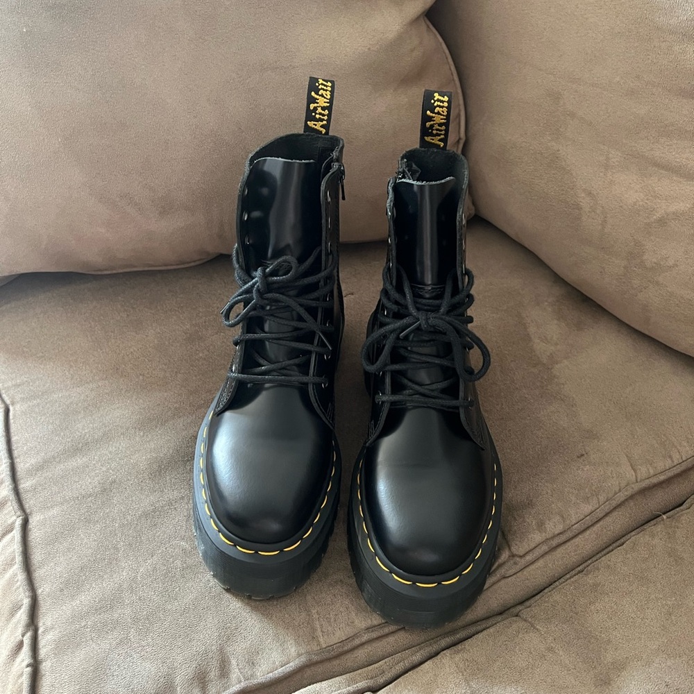Dr. Martens Jadon boots, smooth leather, platform